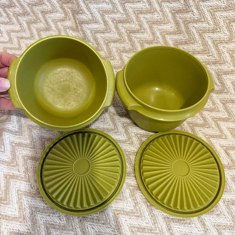 Vintage Tupperware Avocado Green Food Storage Containers w Lids 886-9 Set of 2
